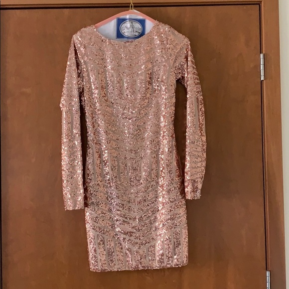 Dresses & Skirts - Rose gold sequin dress